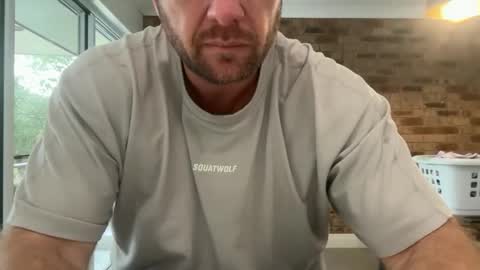 dartanian0001 online show from October 28, 4:27 am