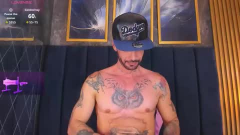 darwin_horny2 online show from May 6, 9:42 pm