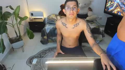 darwinandbrayan online show from March 2, 4:14 am