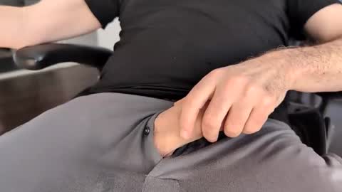 databass online show from December 6, 4:49 pm