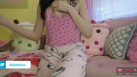 Kiara  online show from June 7, 3:43 am