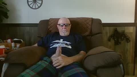 Snapshot of dave571960 chatting on July 5, 10:44 am dave571960 online show from July 5, 10:44 am