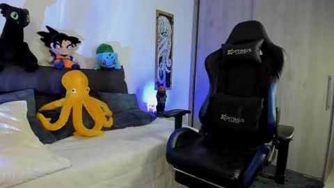 DAVE MAX online show from March 28, 3:39 am