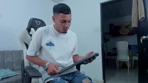 Snapshot of dave_skinnycum420 chatting on September 29, 2:16 am dave online show from September 29, 2:16 am