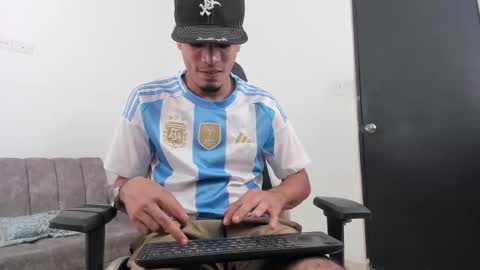 Snapshot of dave_skinnycum420 chatting on October 2, 6:09 am dave online show from October 2, 6:09 am