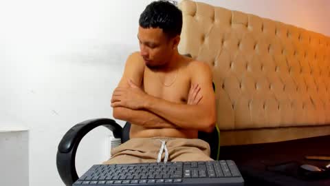 Snapshot of dave_skinnycum420 chatting on October 29, 7:10 am dave online show from October 29, 7:10 am