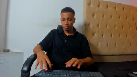 Snapshot of dave_skinnycum420 chatting on November 4, 6:56 am dave online show from November 4, 6:56 am