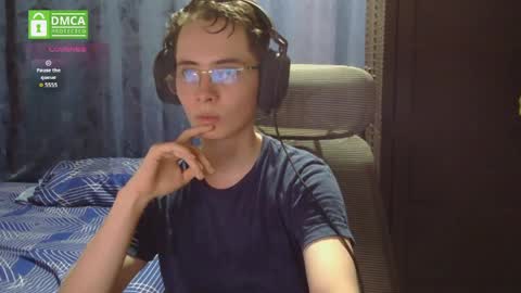 Snapshot of david_colombian chatting on June 1, 12:45 am ProgrammerBoy online show from June 1, 12:45 am