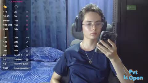 Snapshot of david_colombian chatting on July 7, 5:39 pm ProgrammerBoy online show from July 7, 5:39 pm