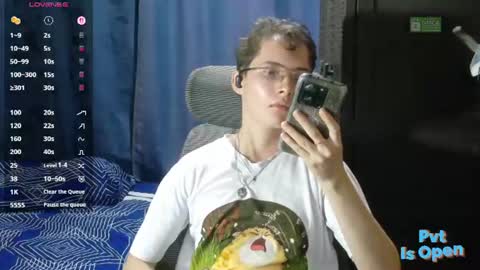 Snapshot of david_colombian chatting on July 9, 12:58 am ProgrammerBoy online show from July 9, 12:58 am