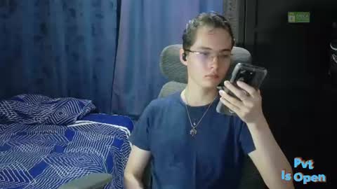 Snapshot of david_colombian chatting on July 16, 1:55 am ProgrammerBoy online show from July 16, 1:55 am