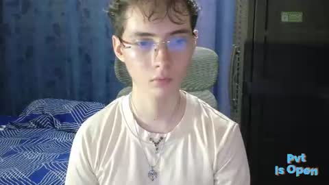 Snapshot of david_colombian chatting on July 17, 6:57 pm ProgrammerBoy online show from July 17, 6:57 pm