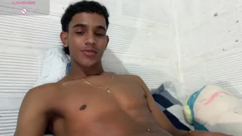 Snapshot of david_hot44 chatting on February 22, 11:20 am david_hot44 online show from February 22, 11:20 am