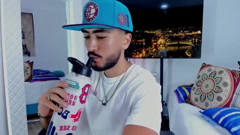 Hey im David that loves to explore and speak their fantasies. Very open talktative and nice. Feel free to chat with me online show from March 8, 2:21 pm