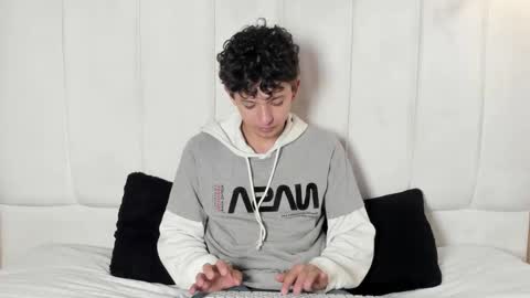 Roy online show from February 18, 12:45 pm