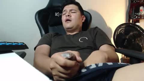 Snapshot of david_smit_ chatting on February 16, 9:11 pm david smit online show from February 16, 9:11 pm