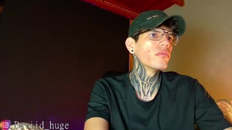 Snapshot of daviid_huge chatting on July 21, 6:38 am daviid_huge online show from July 21, 6:38 am