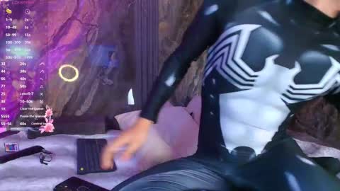 Snapshot of daviid_laid_ chatting on February 18, 7:37 am David online show from February 18, 7:37 am