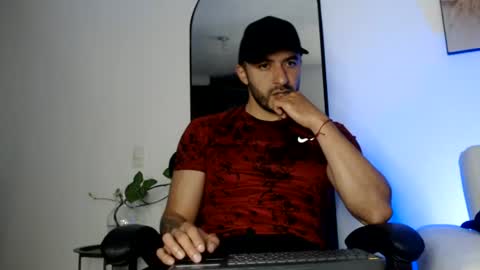 daviid owl online show from August 6, 3:19 am