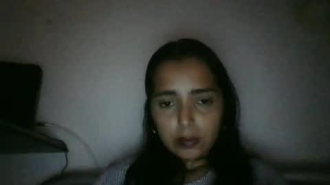 Snapshot of dayana_cruz chatting on February 21, 3:46 pm dayana_cruz online show from February 21, 3:46 pm
