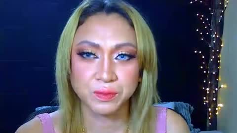 Snapshot of dazzlinglady44 chatting on June 3, 11:24 am stephaniechim online show from June 3, 11:24 am