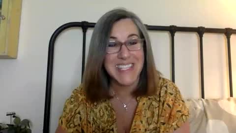 DDMolly online show from April 7, 3:40 am