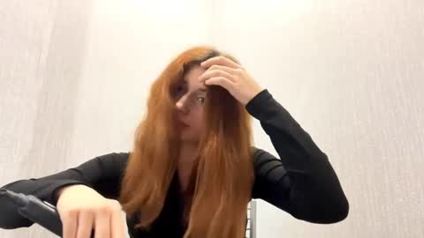 Mia online show from April 10, 3:45 am