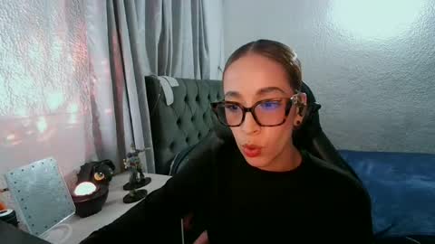 Snapshot of dear_juliet chatting on July 11, 1:08 am Juliet online show from July 11, 1:08 am