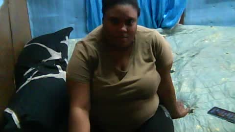 Snapshot of dearvriesbertha chatting on July 8, 11:15 am dearvriesbertha online show from July 8, 11:15 am