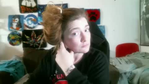 Snapshot of debbieafterhours69 chatting on February 13, 3:02 am DEBBIE online show from February 13, 3:02 am