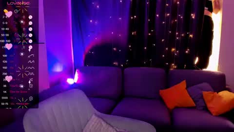 Snapshot of deborah_moore chatting on July 6, 2:08 am Debora online show from July 6, 2:08 am