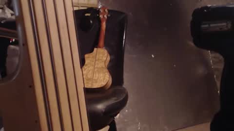 Snapshot of decarabas22 chatting on April 12, 7:13 am decarabas22 online show from April 12, 7:13 am