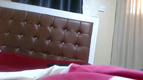 decraze online show from March 26, 7:03 am