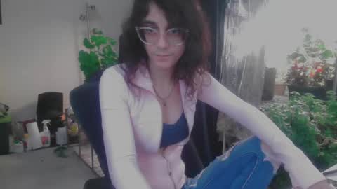 Snapshot of deeralxne chatting on June 2, 3:36 pm Alinochka online show from June 2, 3:36 pm