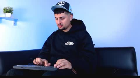  DEIVY  online show from April 20, 12:57 am