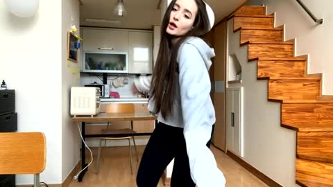 Snapshot of delenaberland chatting on March 31, 2:24 am Marry online show from March 31, 2:24 am