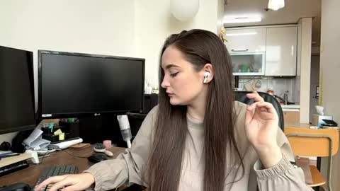 Snapshot of delenaberland chatting on April 3, 2:09 am Marry online show from April 3, 2:09 am