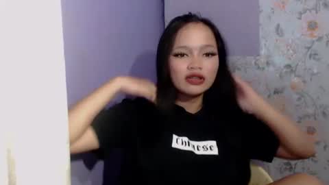 Snapshot of delicious_hanna17 chatting on February 2, 1:21 pm delicious_hanna17 online show from February 2, 1:21 pm