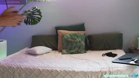 Kitty online show from April 13, 7:36 am