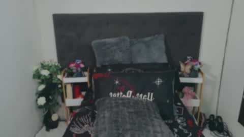 Snapshot of delilah_blazee chatting on June 17, 8:32 pm Delilah Blaze online show from June 17, 8:32 pm