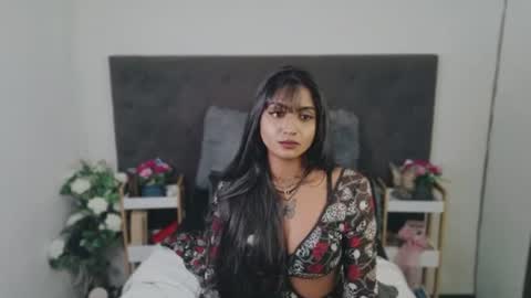 Snapshot of delilah_blazee chatting on July 17, 7:52 pm Delilah Blaze online show from July 17, 7:52 pm