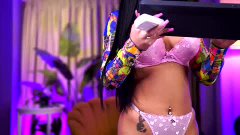 Delilah online show from March 22, 8:23 pm