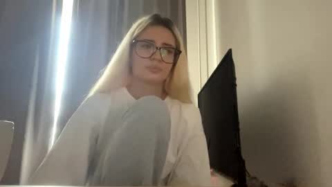 Amelia online show from May 23, 5:23 am