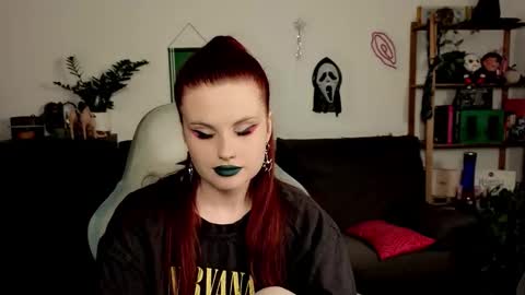 dellacrush_ online show from December 21, 6:04 pm