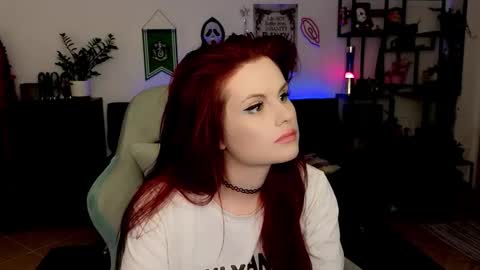 dellacrush_ online show from February 22, 6:06 pm