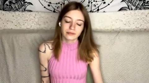 Sia online show from January 17, 1:05 pm