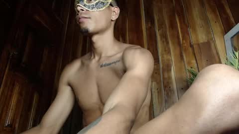 Snapshot of demarcous_nm chatting on October 17, 8:33 pm D.C online show from October 17, 8:33 pm