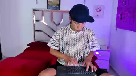 Demian and Salvatoire online show from August 7, 9:28 pm