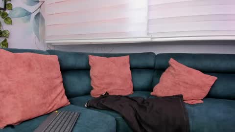   online show from April 27, 1:53 pm