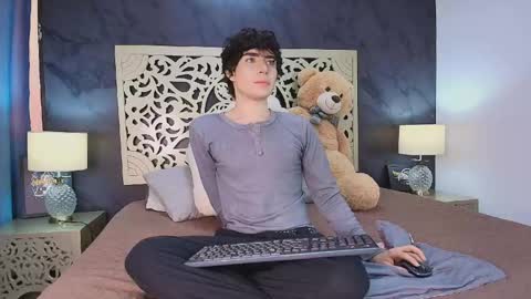  online show from April 30, 1:28 pm